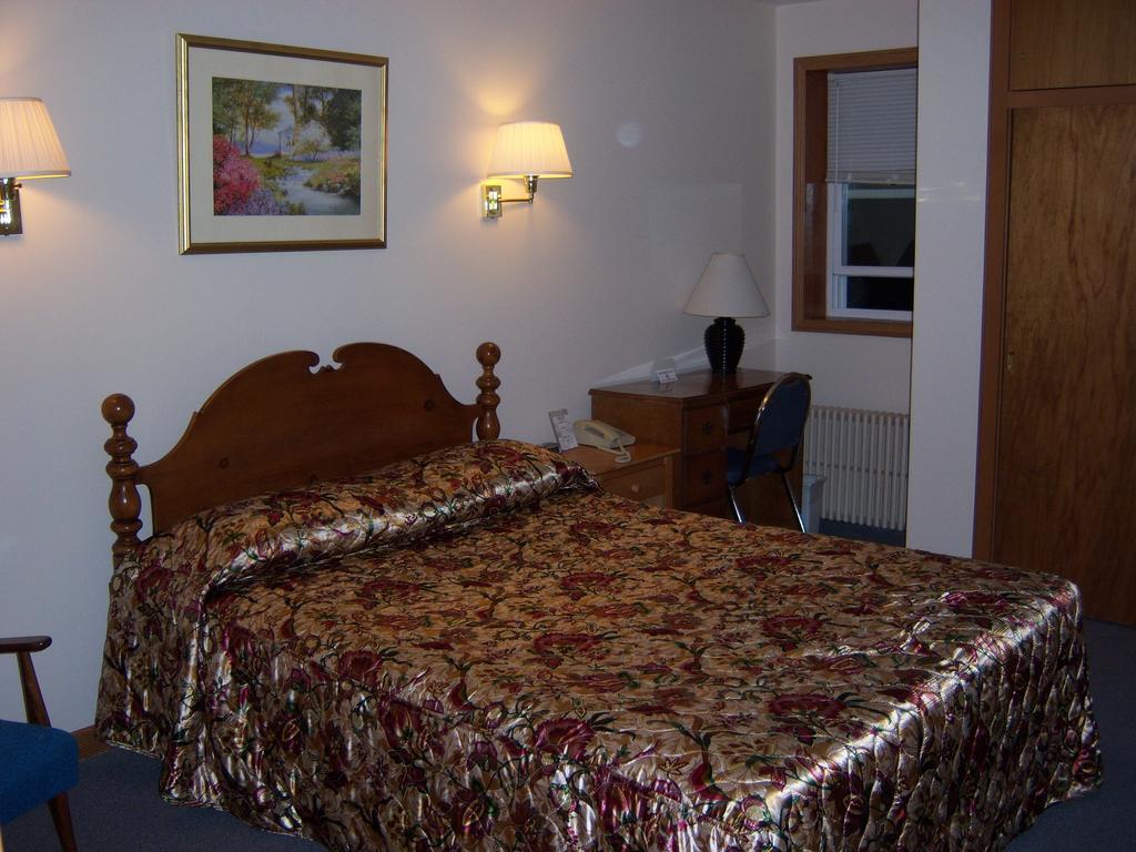 Travelers Inn Motel Eagle River Kamer foto