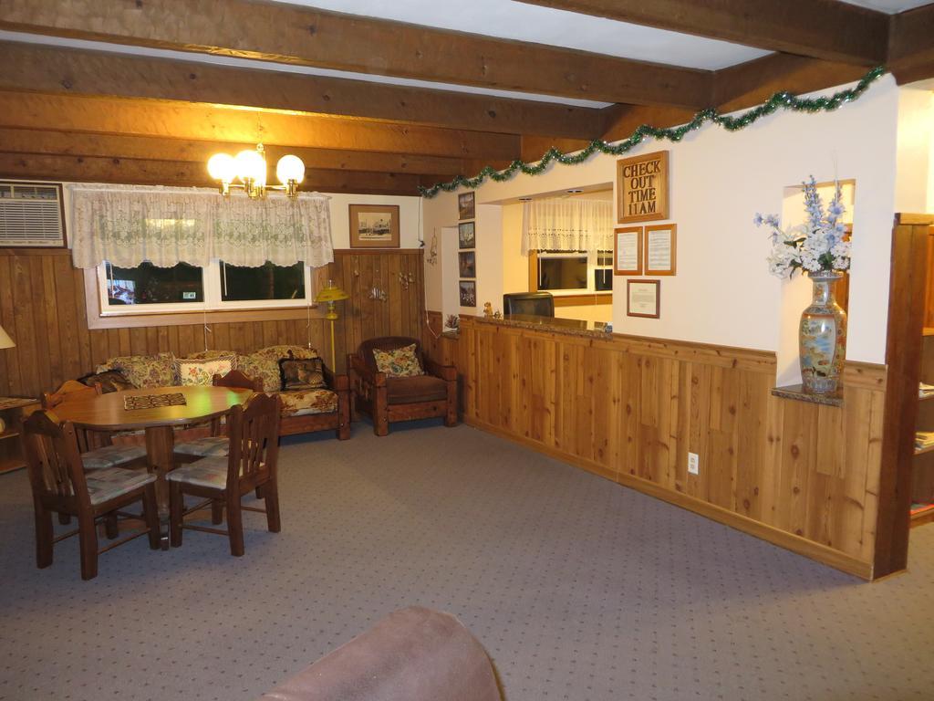Travelers Inn Motel Eagle River Buitenkant foto