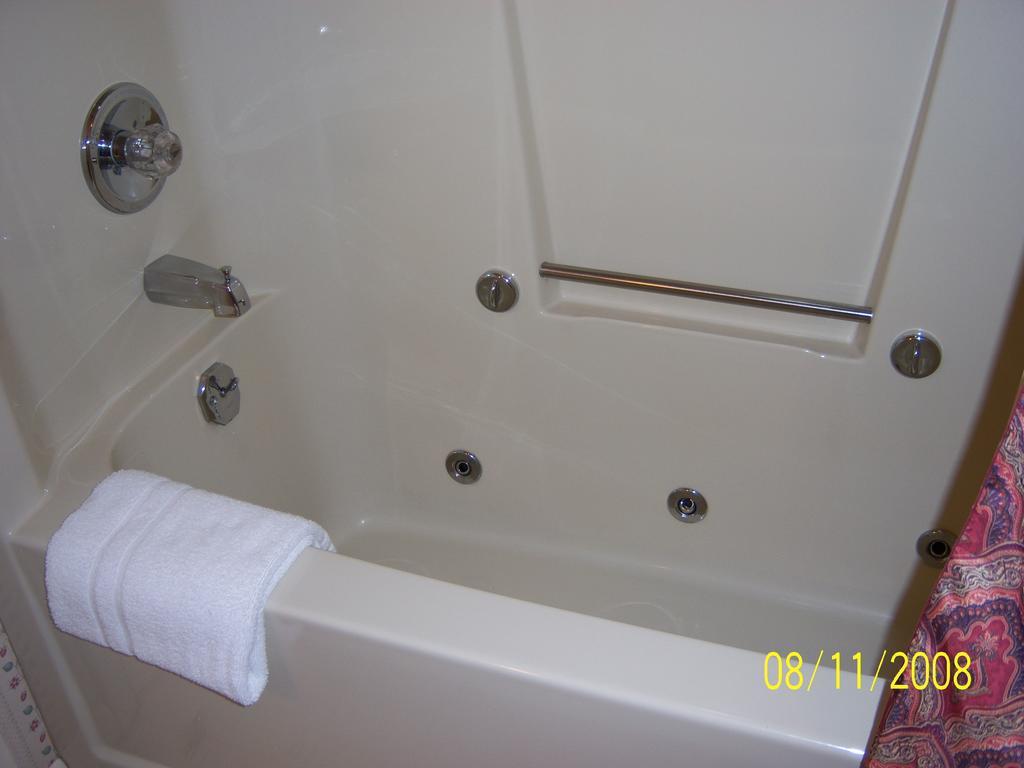 Travelers Inn Motel Eagle River Kamer foto
